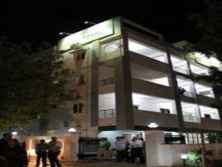 Oyster Airport Hotel Hyderabad Esterno foto
