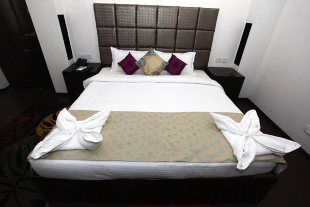 Oyster Airport Hotel Hyderabad Esterno foto