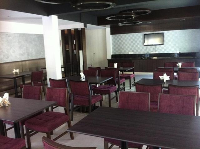 Oyster Airport Hotel Hyderabad Esterno foto